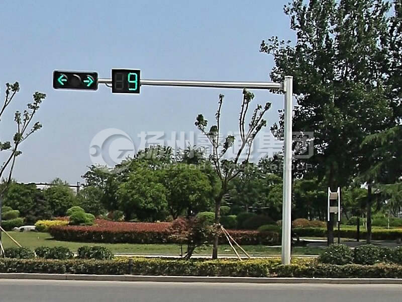 XHDG-035，L型八棱信號(hào)燈桿，丁字路口